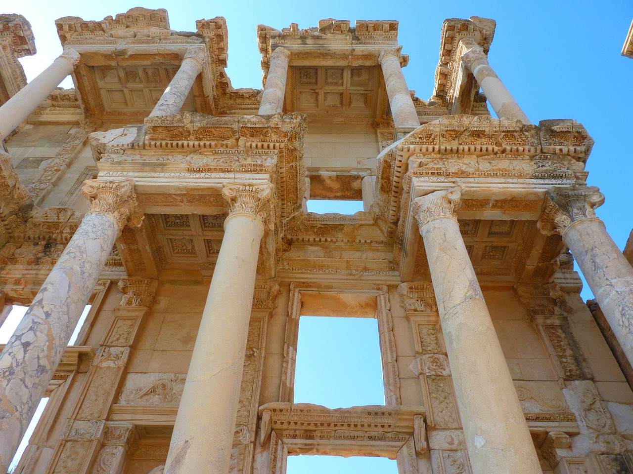 celsus-library-61084_1280